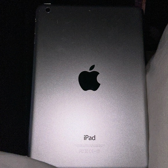 Alpple mini ipad - Picture 3 of 7